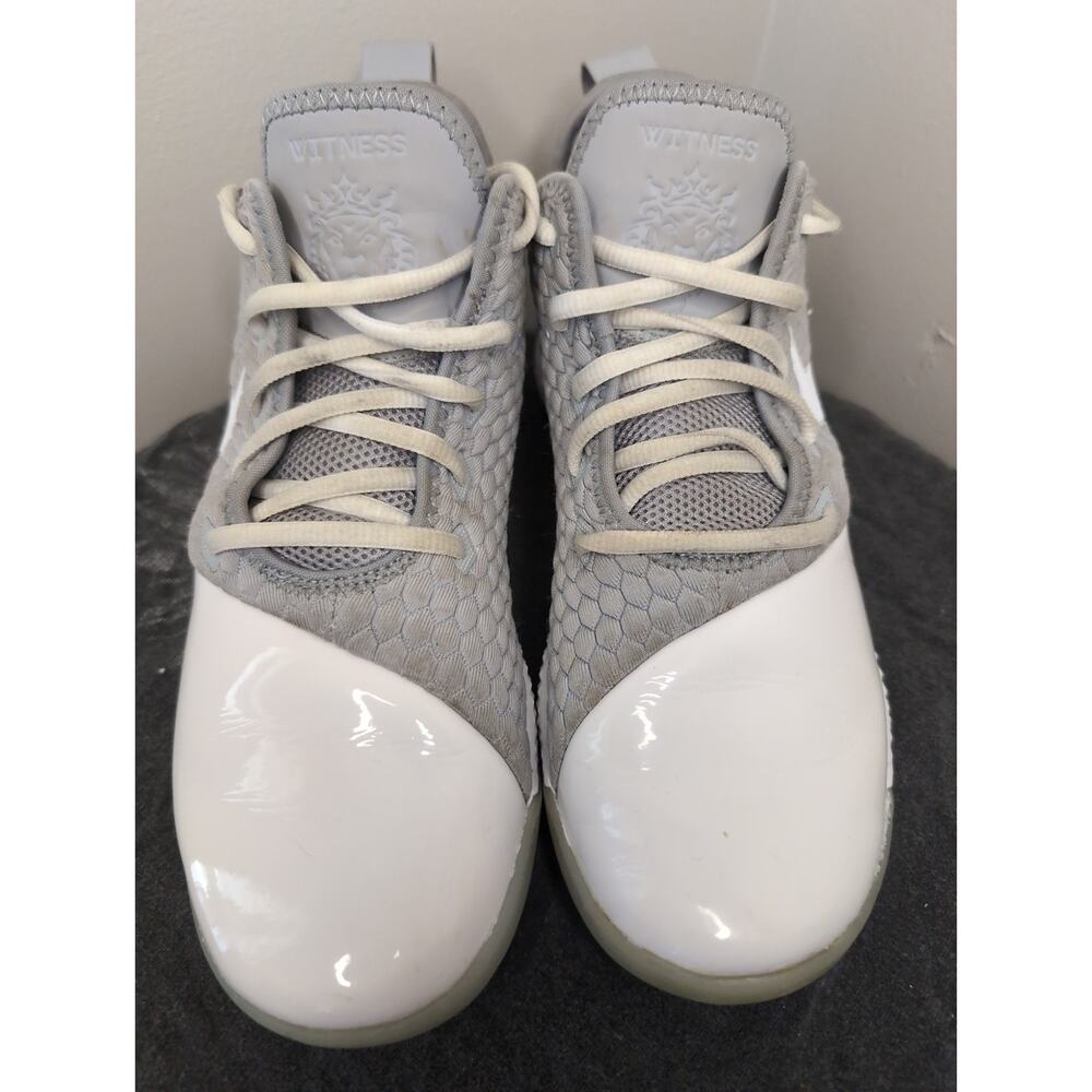 Nike LeBron Witness 3 330 Akron athletic basketball shoes 2018 sz 8.5 - Picture 2 of 10